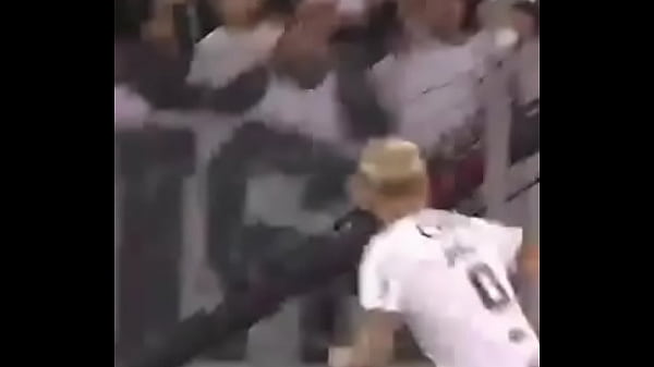 Loiro do corinthais fodendo o althetico paranaense gostoso 