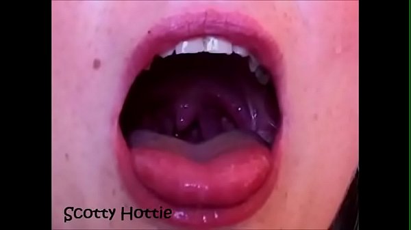 Play MP4 - throat gagging