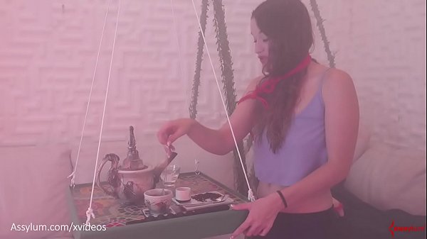 Super hot submissive country babe worshipsman's feet and ass