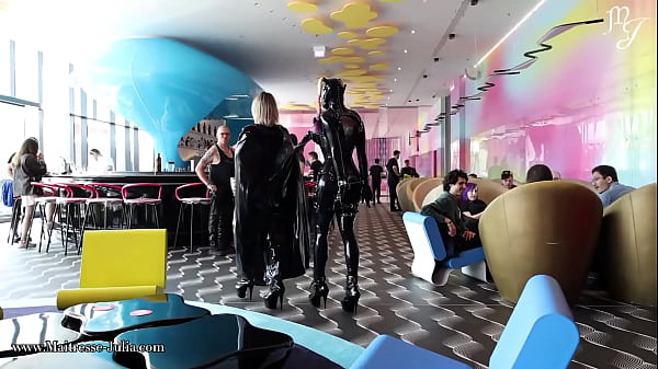 S'il y a une chose que j'appr&eacute;cie particuli&egrave;rement c'est de marcher en latex dans les rues de berlin se sentir lib 