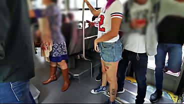 Mamando verga en el transporte publico 