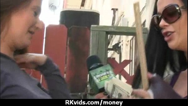 Amateur girlacceptscash for sex from stranger 12