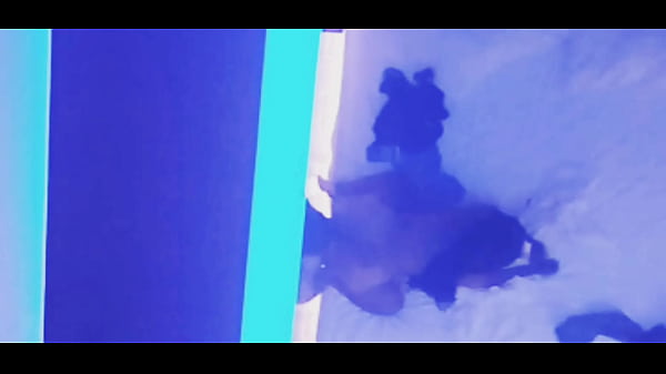 Novia infiel viene a recibir una dosis de sexo 