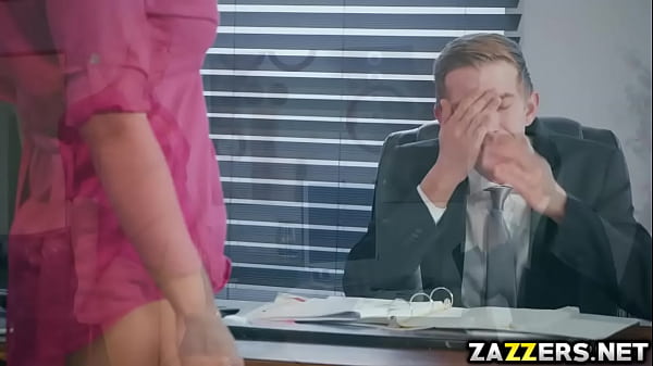 Danny D screwing Kylie Page pussy_on the desk