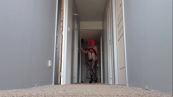 Play MP4 - Sissy dance sexy