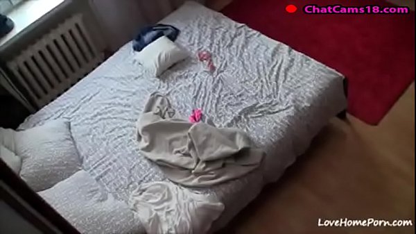 Nonton Divine Looking Webcam Girl And Her Favorite Green Toy thumbnail