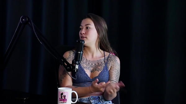 Tem um namorado que topa tudo pra_gravar pornô gosta do swing e foi convidada a entrar nacriação Flor_de Damiana SHEERRED