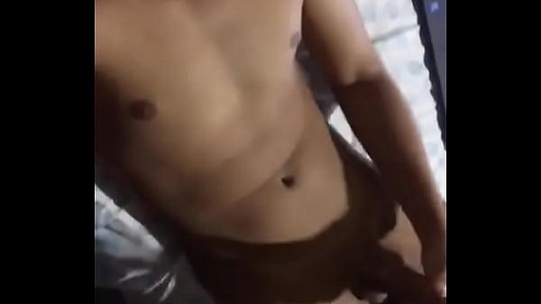 Lek novinho roludo se mostrando no grupo whatsapp 