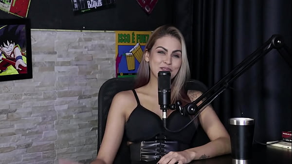 Perdeu a virgindade e deu o cu cedo largou a faculdade admira homens persistentes e se inspira em anabele nogueira sheer red 