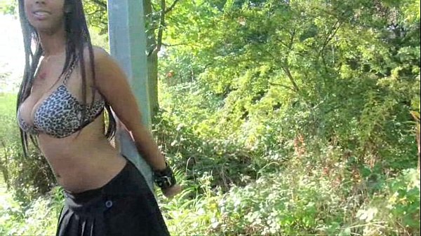 Play MP4 - Ebony Babe Candy Nude in Public