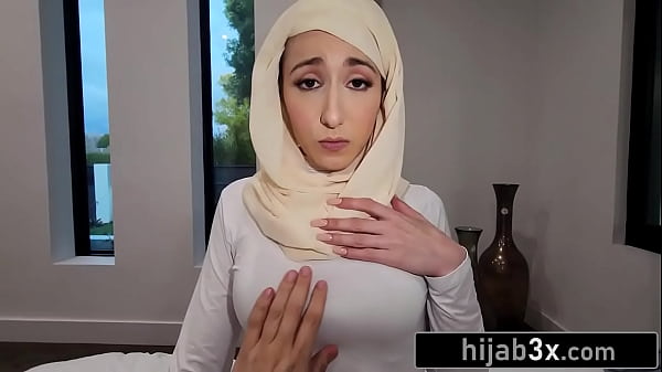 Young muslim hottie getting down & dirty with her school crush