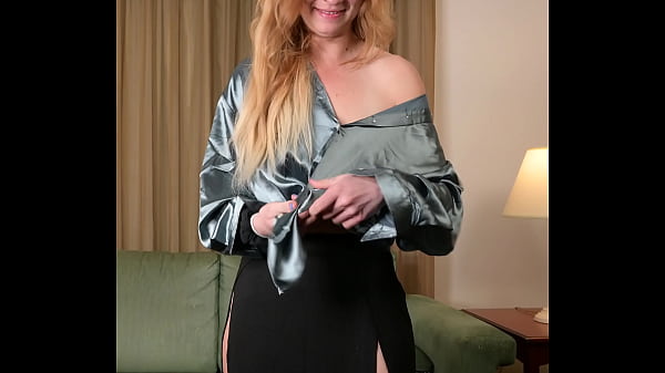 Nonton Hazel Ash Tries-on/models Strange Yoga-pants/leggings, Shiny Shirt, And High Heel Boots/shoes/stilettos thumbnail