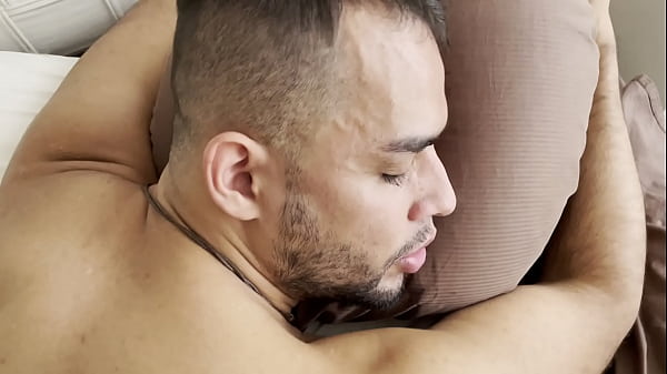 Play MP4 - MEU CHEFE ME CHAMOU NA CASA DELE E ME FODEU