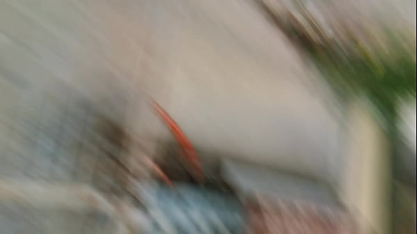 Rica culona en la calle!!.