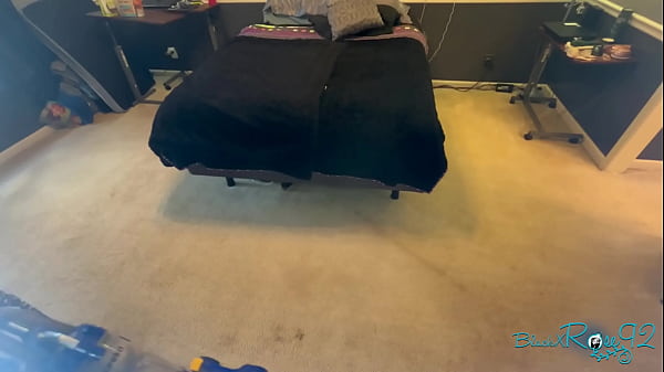 Play MP4 - Vacuuming My Bedroom