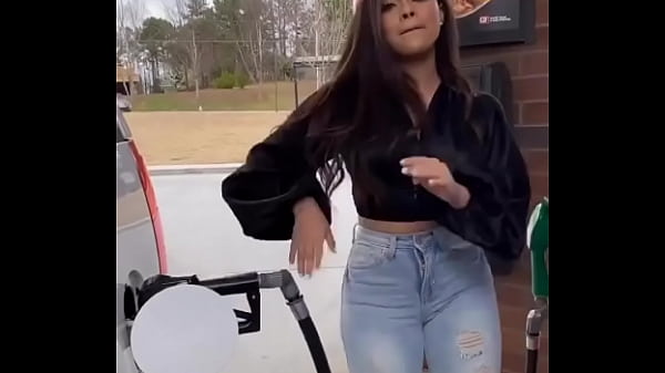 Mu&ntilde;equita bailando salsa 