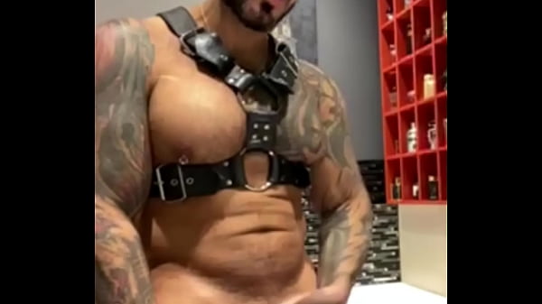 BBC wants to get into your holes VIKTOR ROM FLEXING BIG MUSCLE MAN LATINO TATTOOED 