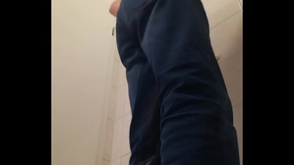 Attempt peeing_in Jeans