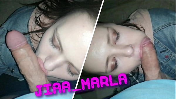 Сучка_сосет большой член и глотает сперму минет на в подъезде