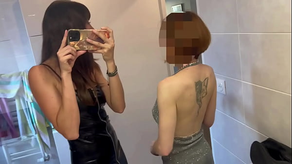 Deviens le voyeur de notre apr&egrave;s midi libertine &agrave; 4 on prend un petit ap&eacute;ro 