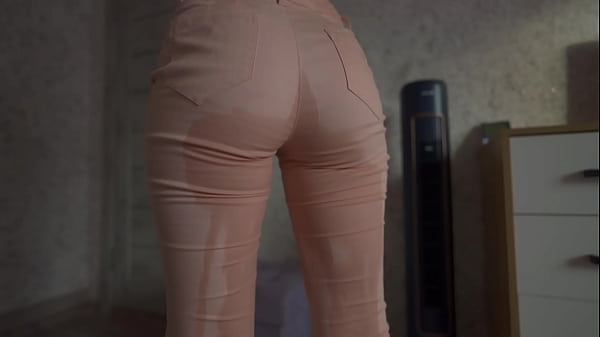 Female Desperation Pee In Jeans 1080 thumbnail