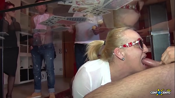 Fabiana Di Cesena &egrave; Famosa Per I Suoi Bocchini Sotto Il Tavolo thumbnail