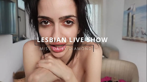 Lesbian 69 & double blowjob in live show 