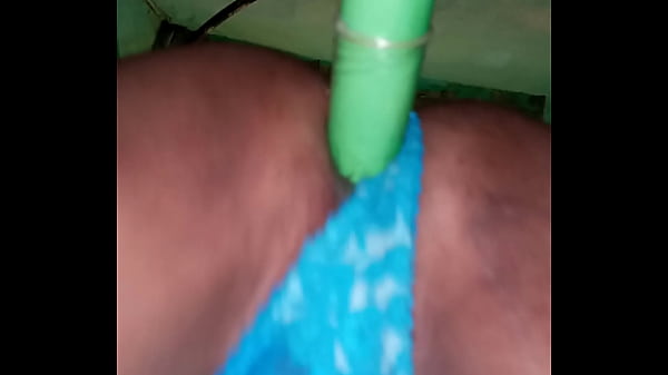 Masturbando mi culito