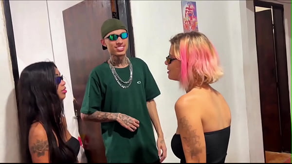 casal mandrake foram visitar o Carmona, ele n&atilde;o estava comeram a Russah no pelo 