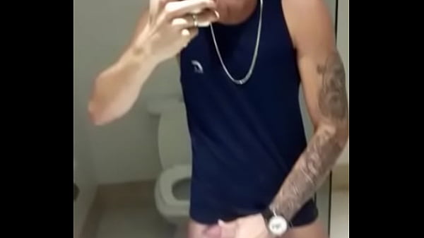 Gabriel gozando gostoso 