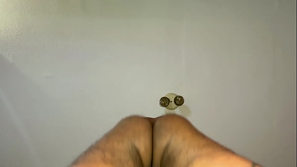 Play MP4 - Neg&atilde;o n&atilde;o perdoou o novinho do rabo rosado e meteu seus 22 cm no pelo&period;