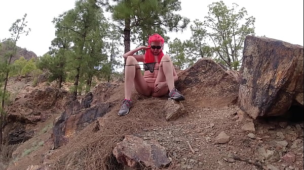 Play MP4 - Pissing on the street&excl;