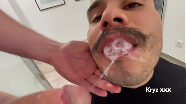 Hombre casado me folla en su oficina. COMPLETO 