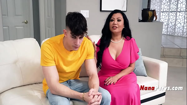 Play MP4 - Step Nana Turns Our Dysfunctional Household Into A Wholesome Family