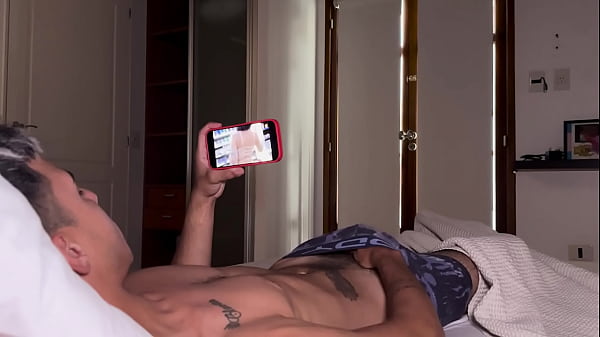 Nonton Lucky Guy Fucks Two Big Ass Argentinians He Met On The Street! thumbnail