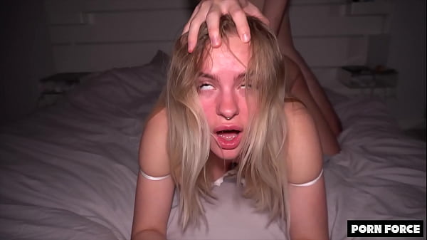 Gorgeous blonde teen slut fucked like meat miradavid