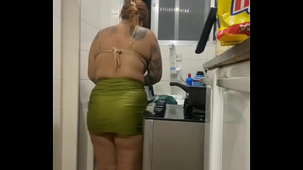 Alimentando bem o marido pra depois ele comer a sobremesa eu 