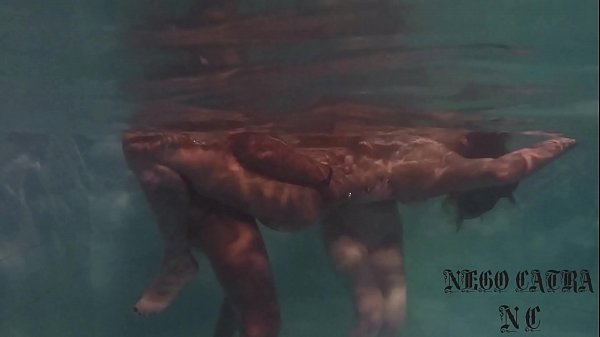 Levei duas gostosas para minha piscina - Melissa_Devassa - Rafaella Denardin - Nego Catra