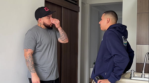 Macho Deportista Se Desahoga Con Mi Culo thumbnail