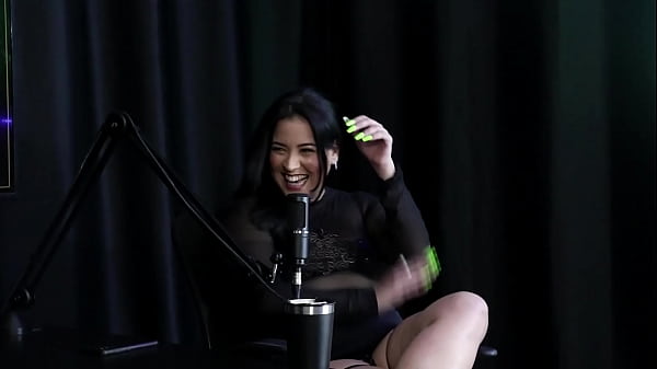 Play MP4 - Fez stripper depois de dizer que quer lan&ccedil;ar um v&iacute;deo de sexo anal&comma; e mostrar como &eacute; o seu gemido - Pri Melancia &lpar;SHEER&sol;RED&rpar;