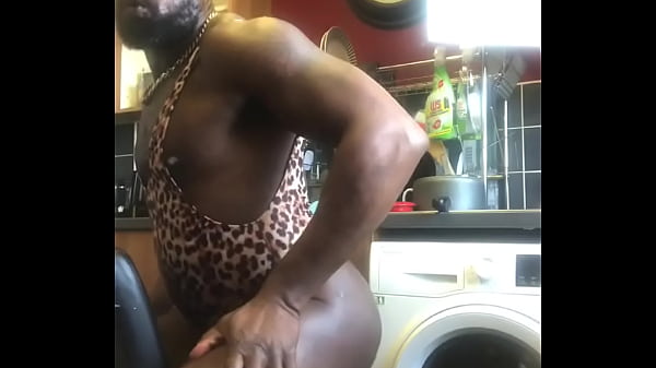 Black Bodybuilders Fucks Himself In Big Muscle Butt To thumbnail