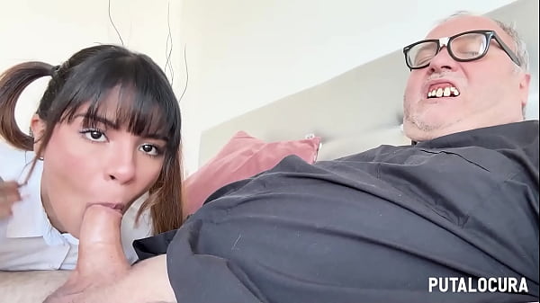 PutaLocura El_coño dela estudiante latina Michy Pérez necesita semen del Padre Damián