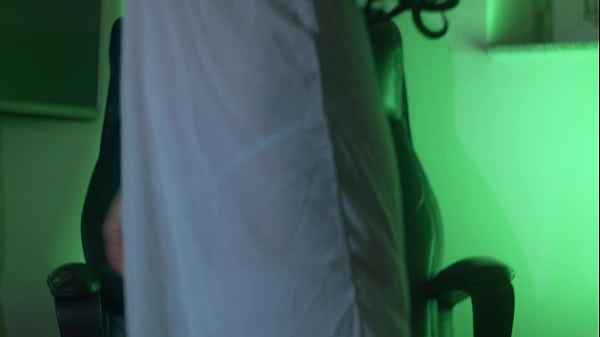 Play MP4 - Sexy boobs play - Laura Fatalle