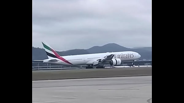 Decolagem de aviao boing 