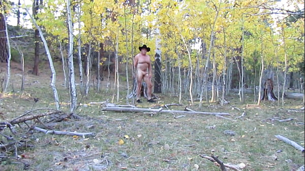 Play MP4 - Naked hike in the aspen