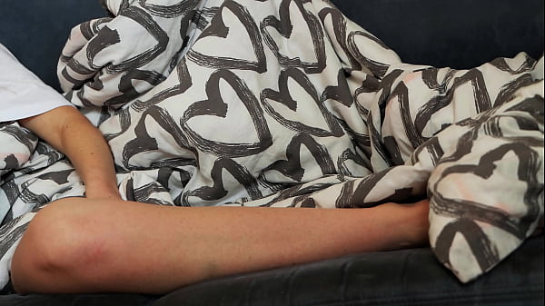 Nonton Hot Mommy Loves To Masturbate And Fuck Herself With A Big Dildo Before Bed. thumbnail