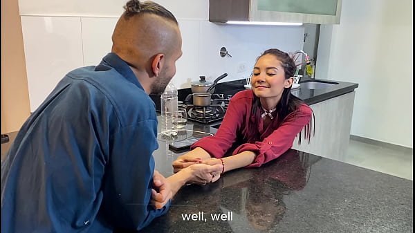 Minovio me da unarica mamada de_coño enla cocina y luego me mete su rica vergaPARTE 1