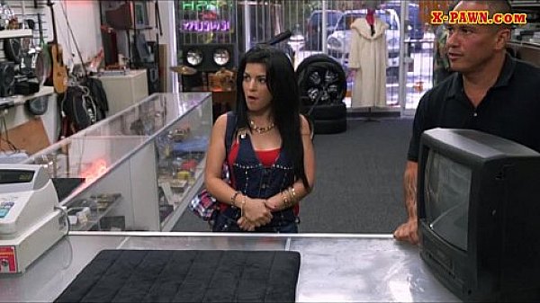 Pervert pawnkeeper fucking a hot Cuban honey in the pawnshop 