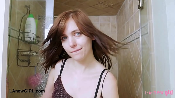 Nonton Amazing Hot Model Enjoys A Sensual Bath thumbnail