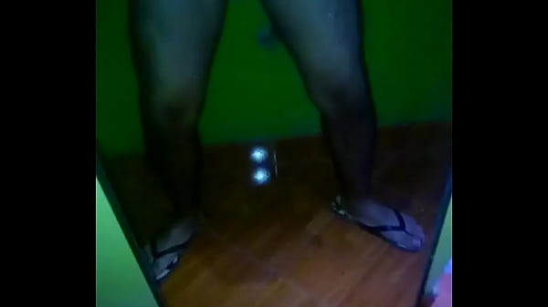 Aburrido y grab&aacute;ndome 